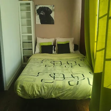 Les Nids Du Clocher Apartman